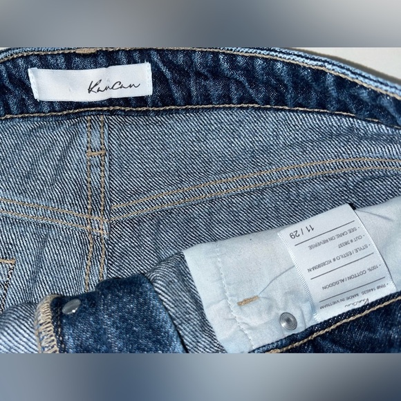 KanCan Button Fly High Rise Jean Shorts Womens Size 11/29 Frayed Cut Offs - Picture 2 of 3